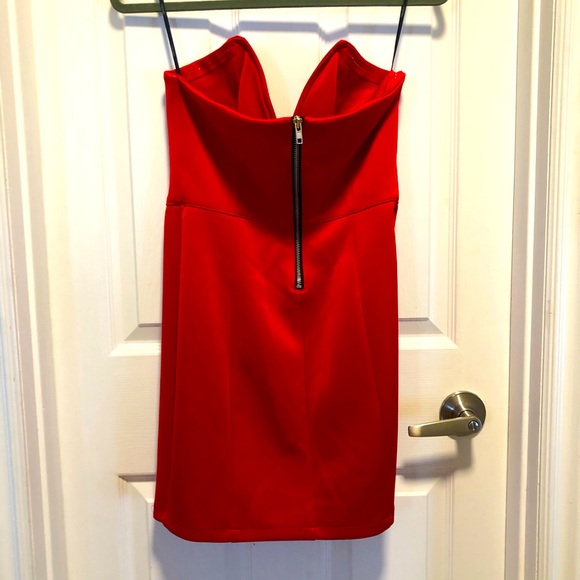 Strapless red dress. - Picture 3 of 3